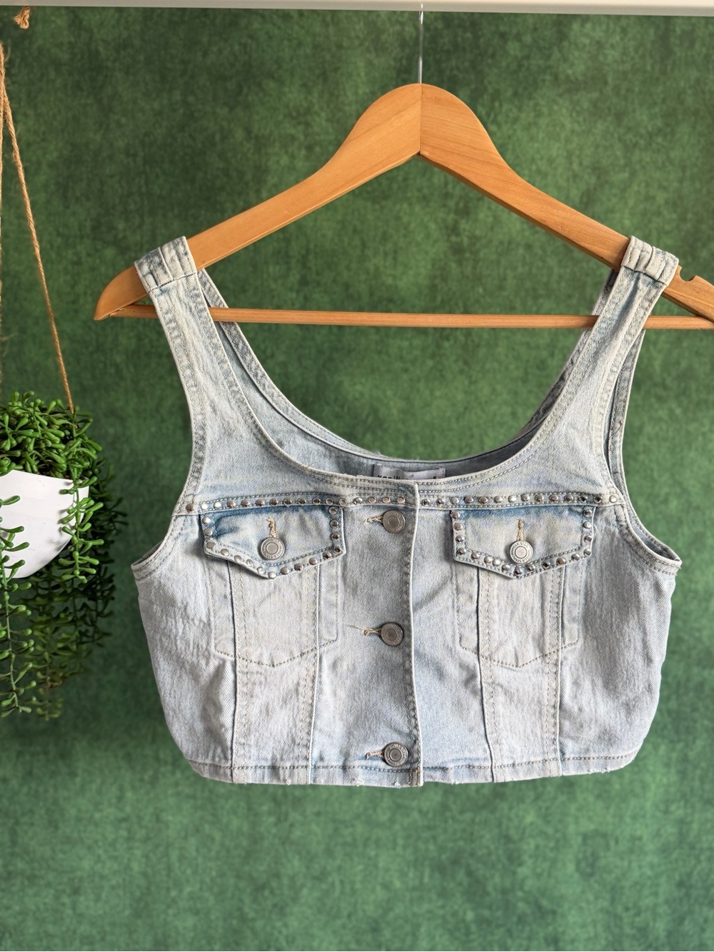 🩵 Vanilla Star- light wash denim crop top/vest in excellent condition